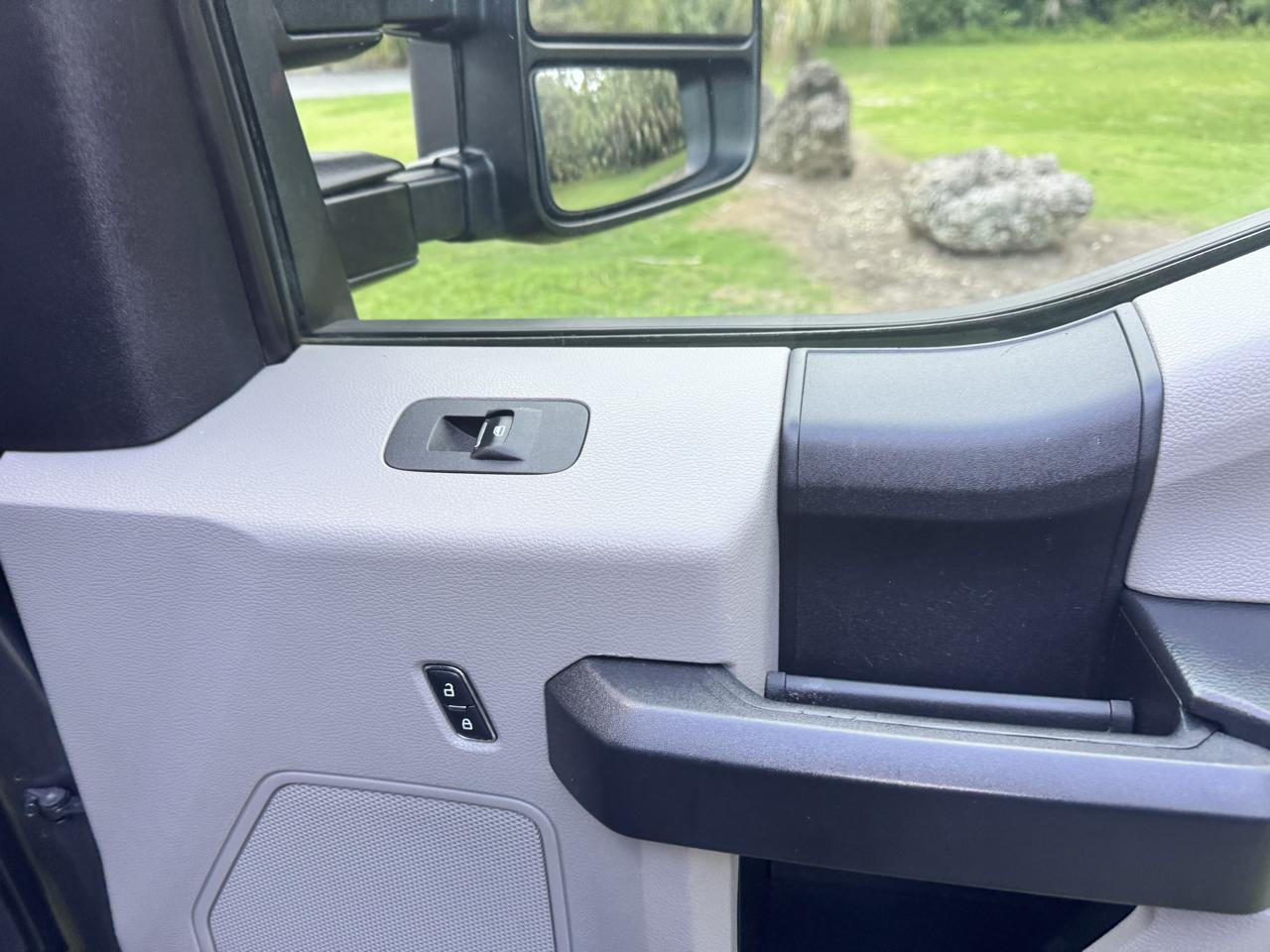 Ford Super Duty F-350 DRW  2021