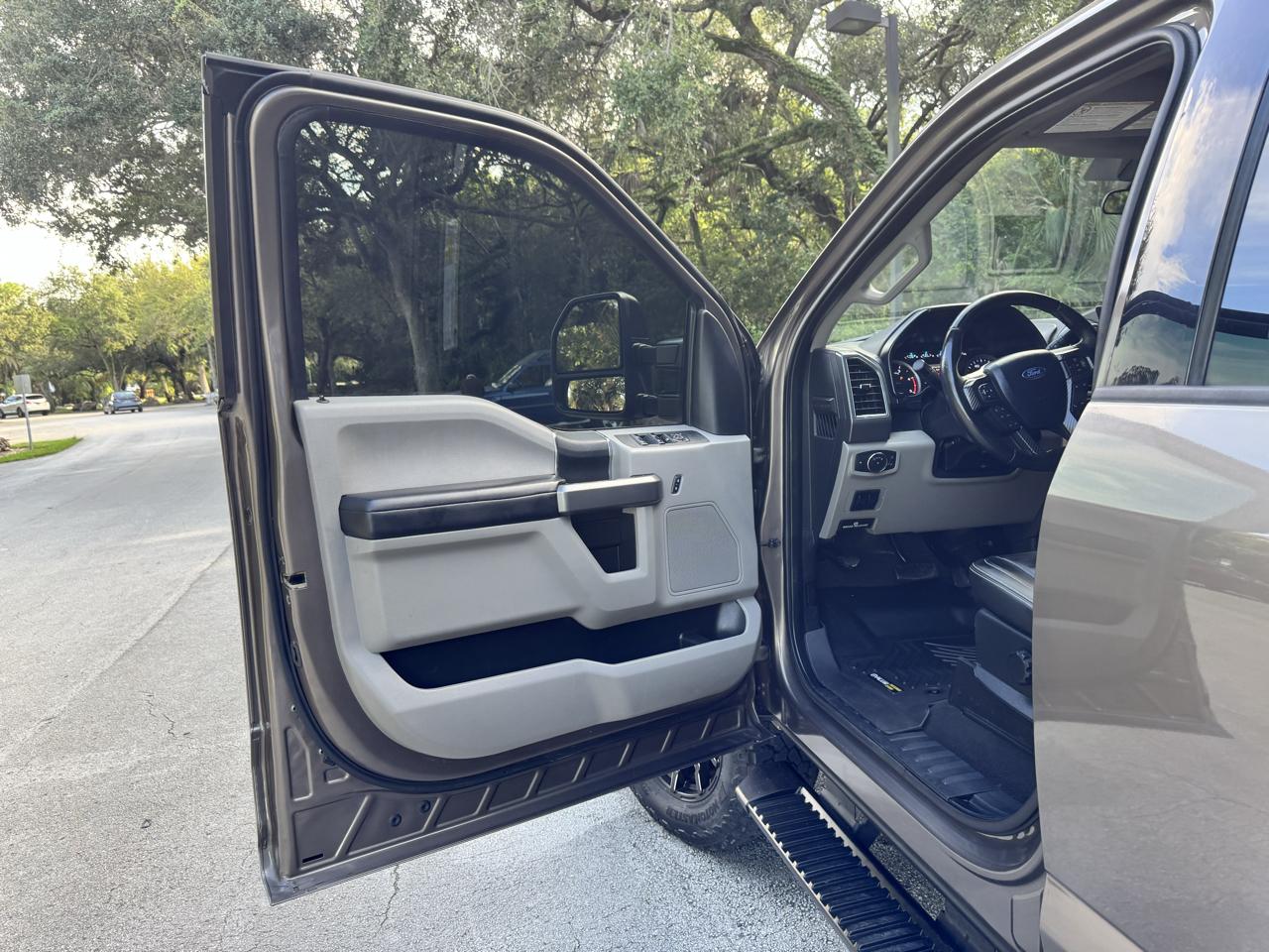 Ford Super Duty F-350 SRW  2021