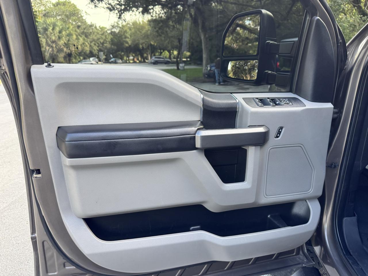Ford Super Duty F-350 SRW  2021