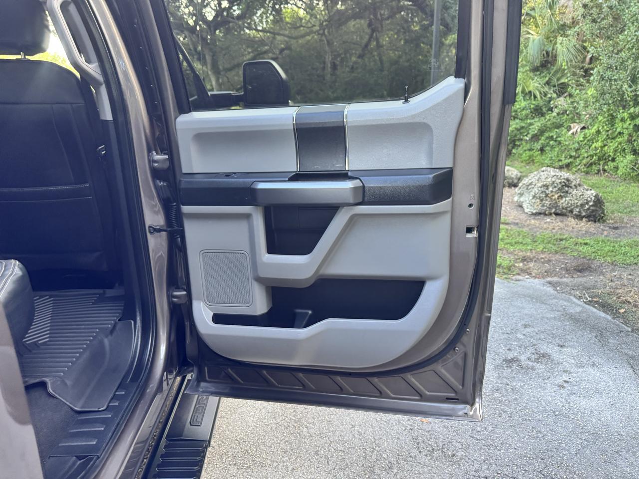 Ford Super Duty F-350 SRW  2021