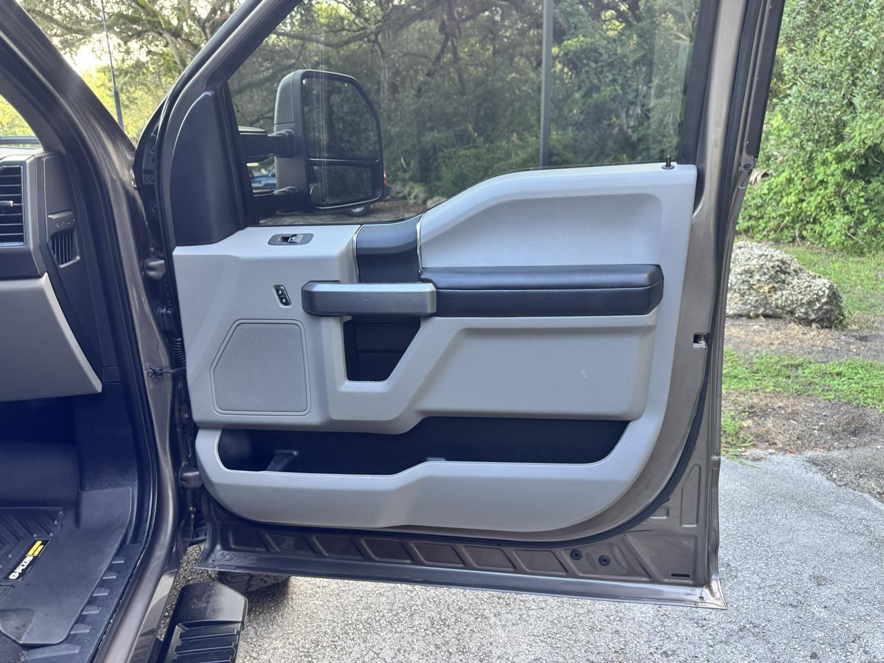 Ford Super Duty F-350 SRW  2021