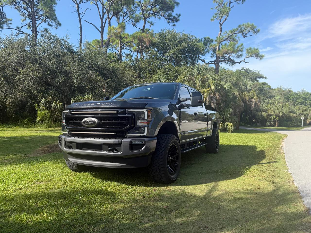 Ford Super Duty F-250 SRW 4WD Crew Cab 156" Lariat 2022