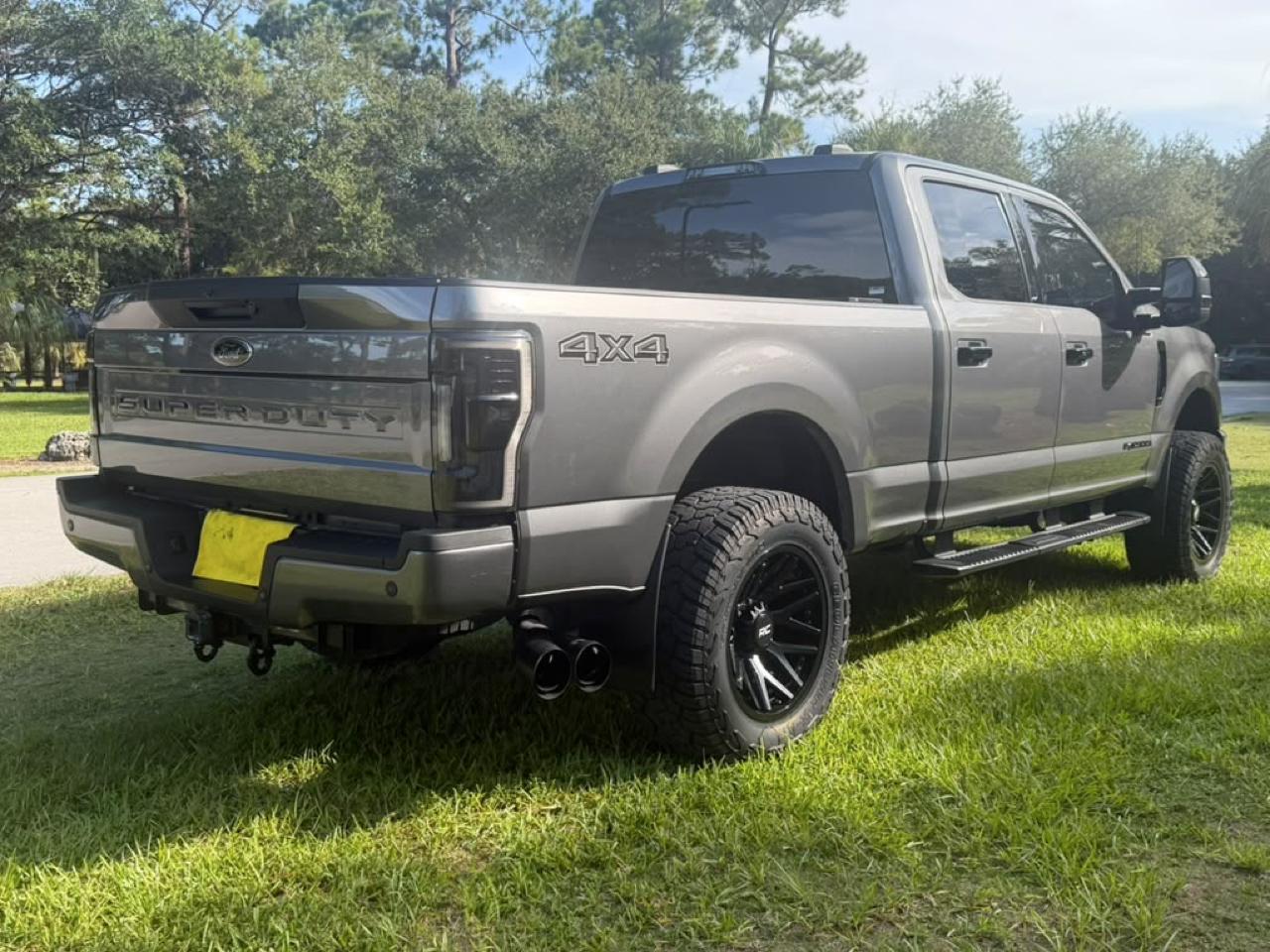 Ford Super Duty F-250 SRW 4WD Crew Cab 156" Lariat 2022