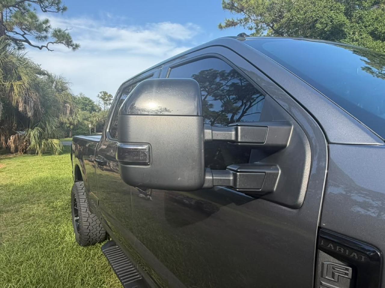 Ford Super Duty F-250 SRW 4WD Crew Cab 156" Lariat 2022