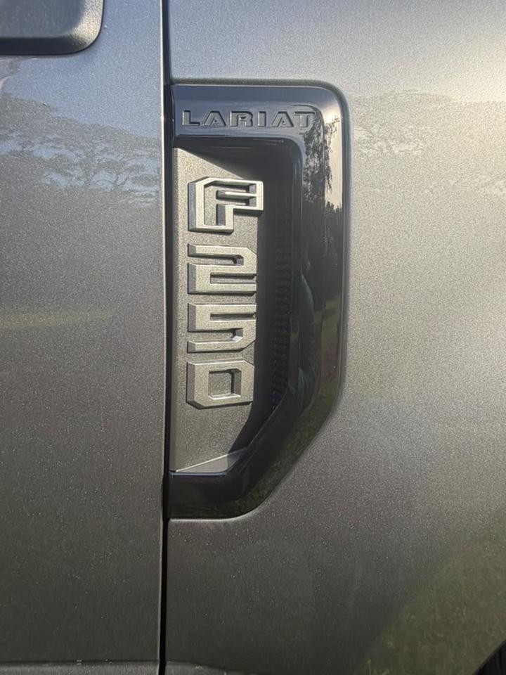 Ford Super Duty F-250 SRW 4WD Crew Cab 156" Lariat 2022