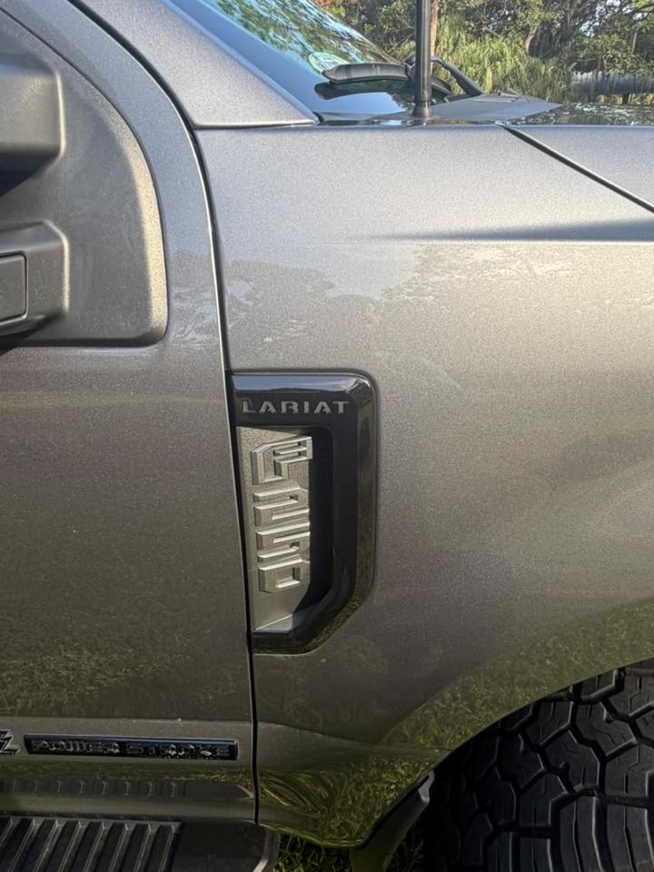 Ford Super Duty F-250 SRW 4WD Crew Cab 156" Lariat 2022