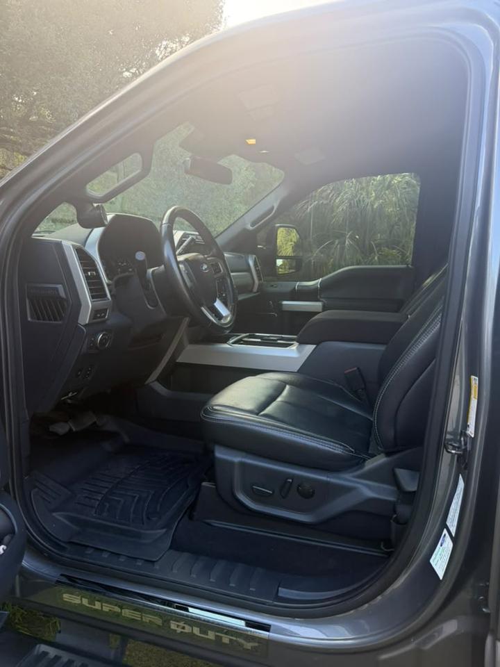 Ford Super Duty F-250 SRW 4WD Crew Cab 156" Lariat 2022