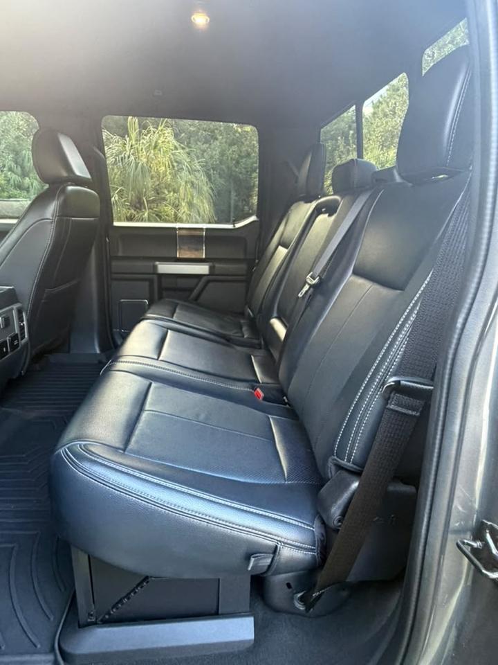 Ford Super Duty F-250 SRW 4WD Crew Cab 156" Lariat 2022