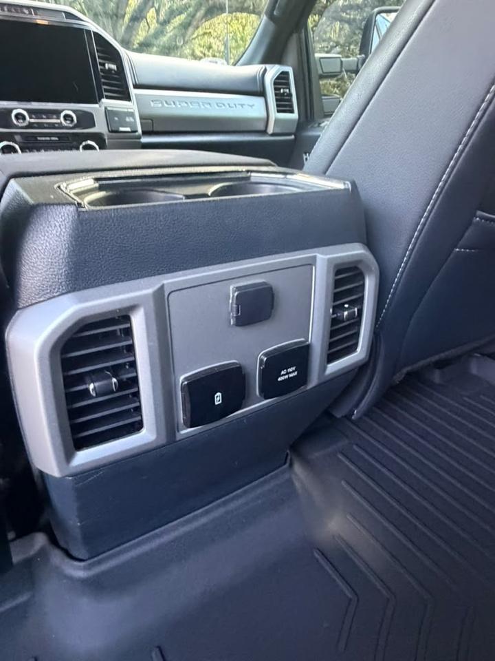Ford Super Duty F-250 SRW 4WD Crew Cab 156" Lariat 2022