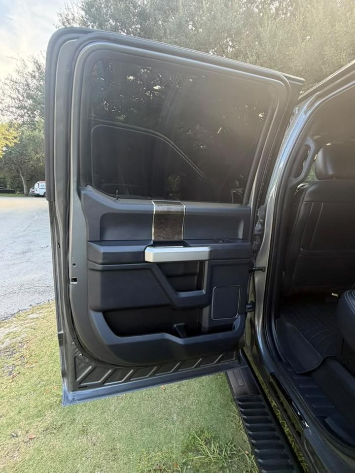 Ford Super Duty F-250 SRW 4WD Crew Cab 156" Lariat 2022