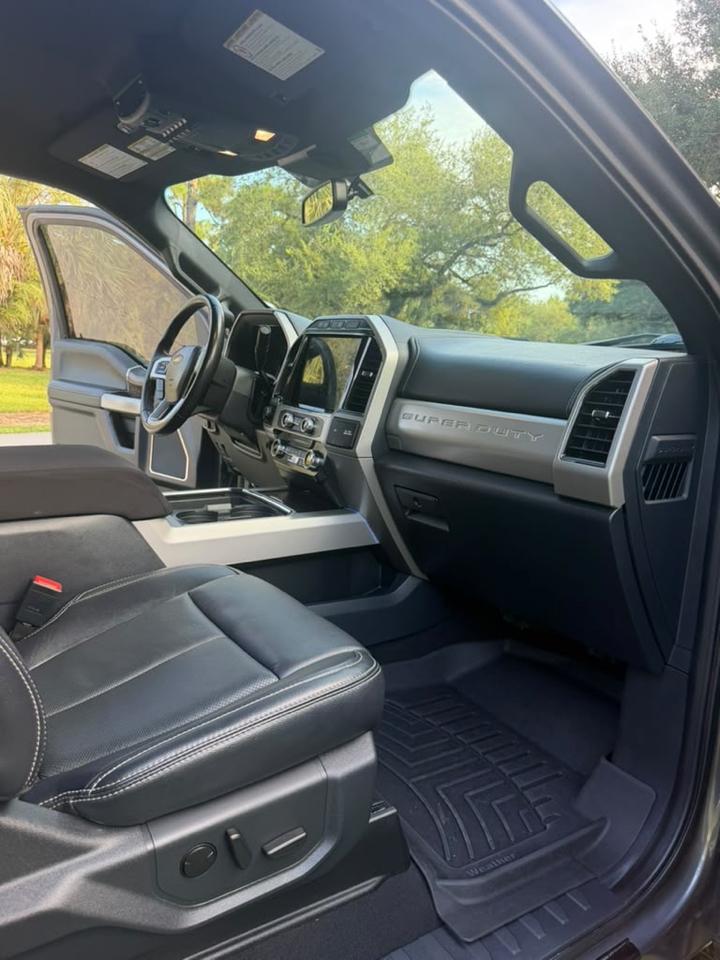 Ford Super Duty F-250 SRW 4WD Crew Cab 156" Lariat 2022