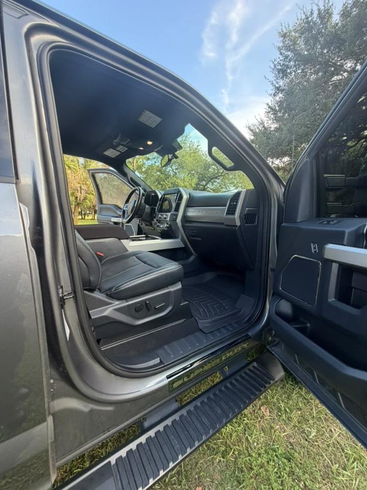 Ford Super Duty F-250 SRW 4WD Crew Cab 156" Lariat 2022