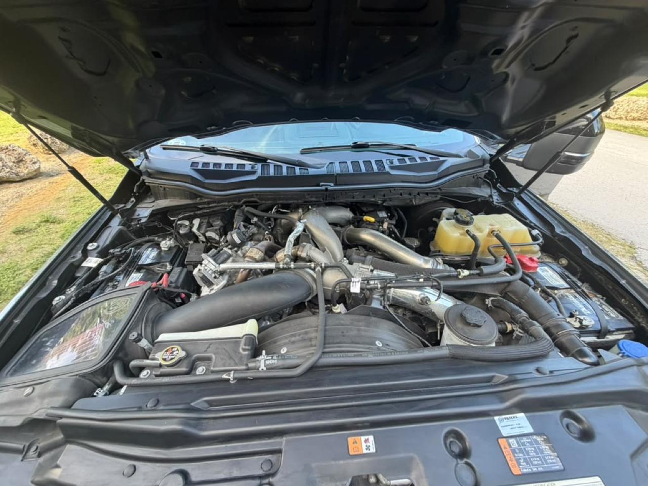 Ford Super Duty F-250 SRW 4WD Crew Cab 156" Lariat 2022