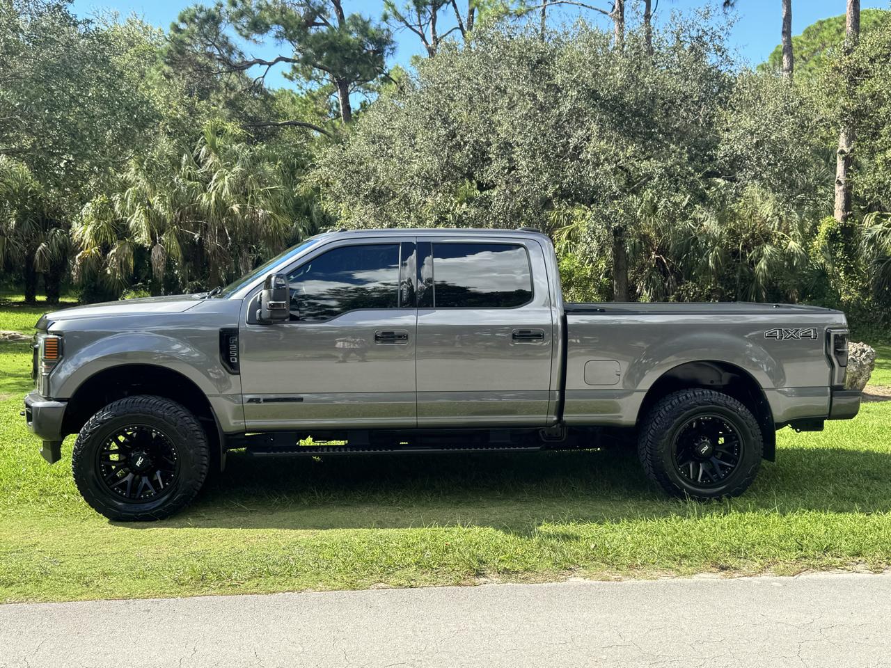 Ford Super Duty F-250 SRW 4WD Crew Cab 156" Lariat 2022
