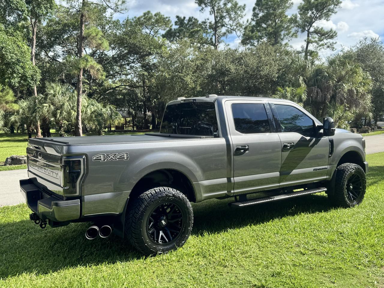 Ford Super Duty F-250 SRW 4WD Crew Cab 156" Lariat 2022