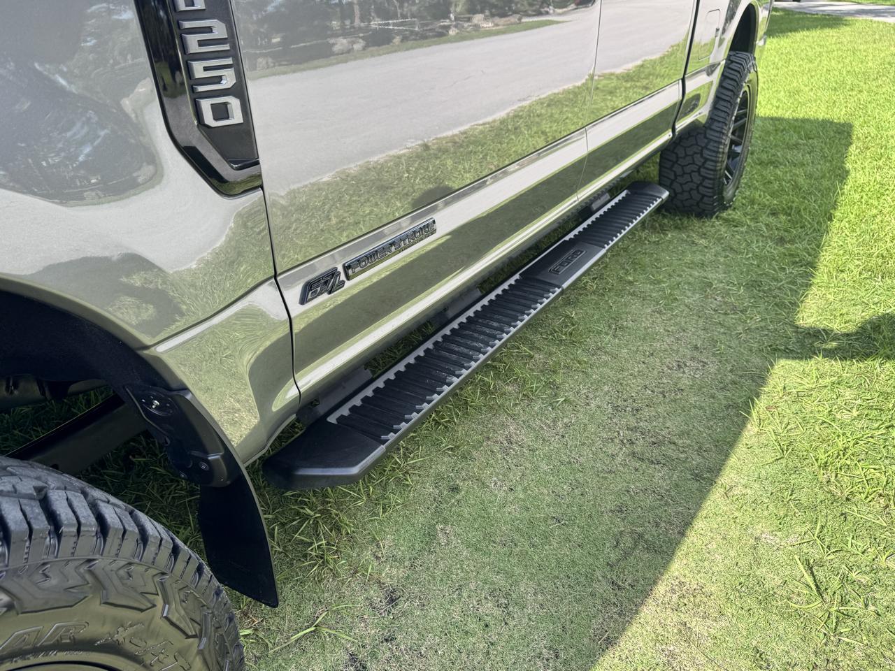 Ford Super Duty F-250 SRW 4WD Crew Cab 156" Lariat 2022