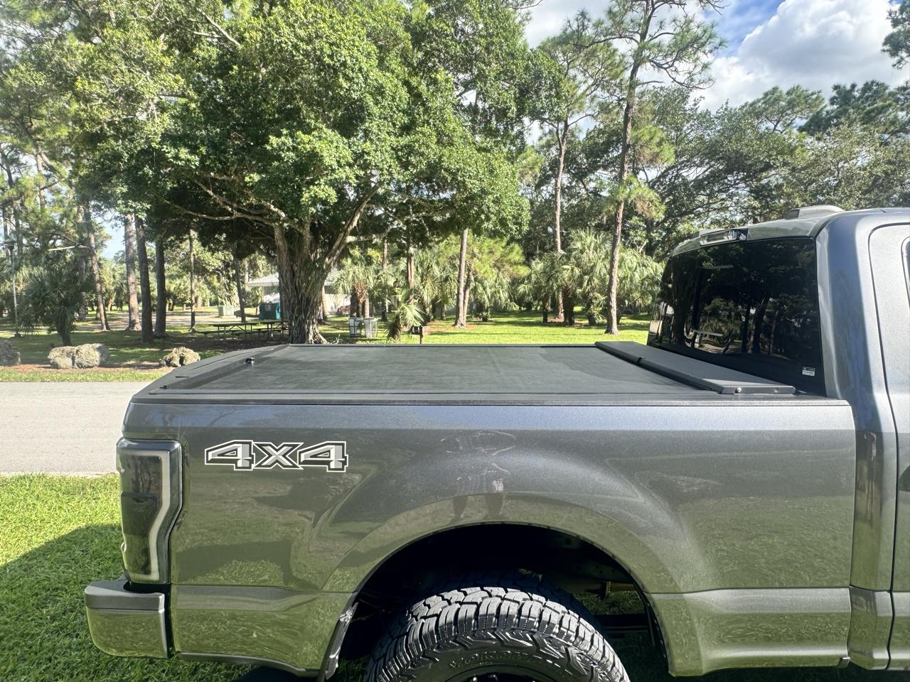 Ford Super Duty F-250 SRW 4WD Crew Cab 156" Lariat 2022