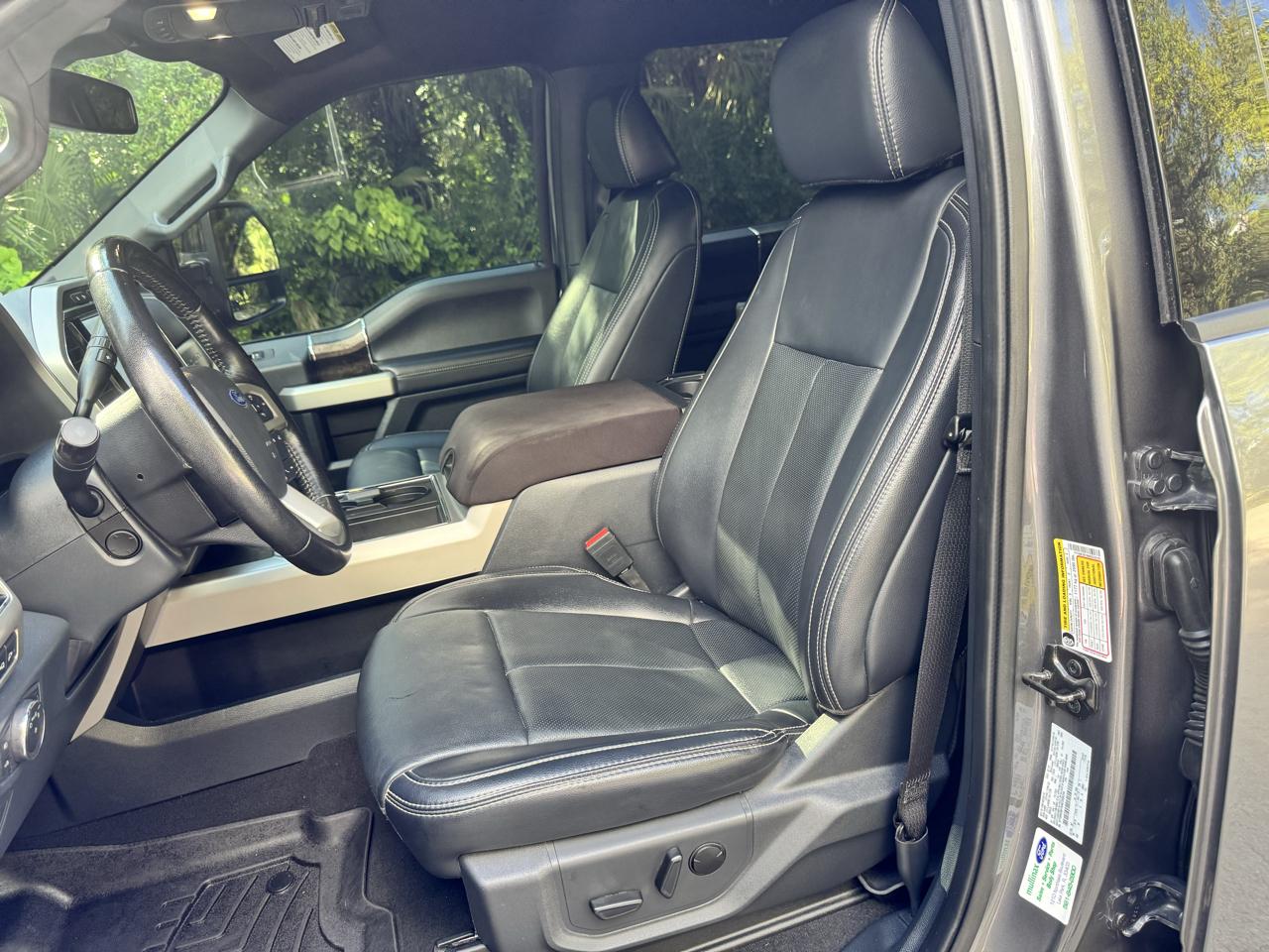 Ford Super Duty F-250 SRW 4WD Crew Cab 156" Lariat 2022