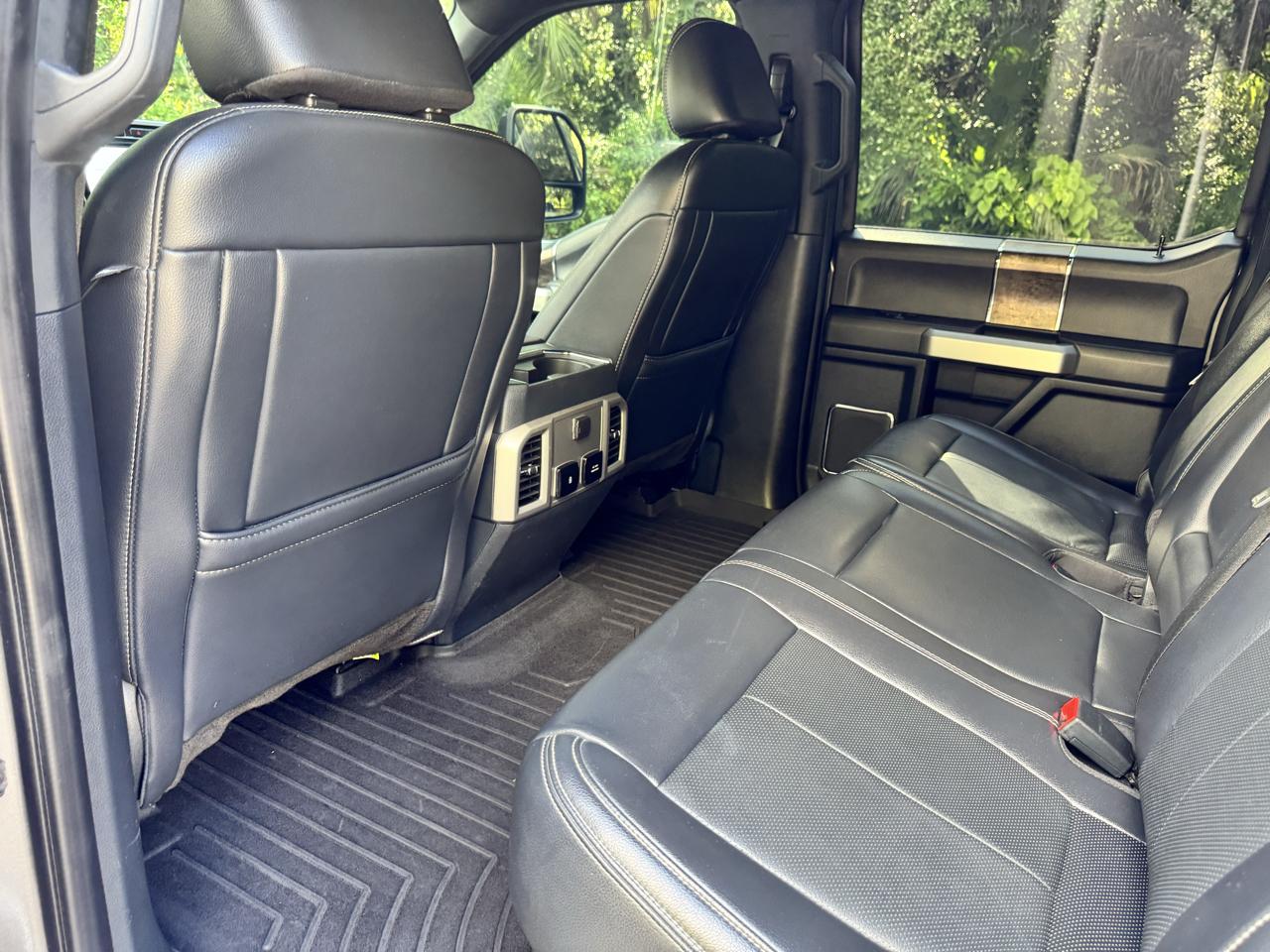 Ford Super Duty F-250 SRW 4WD Crew Cab 156" Lariat 2022