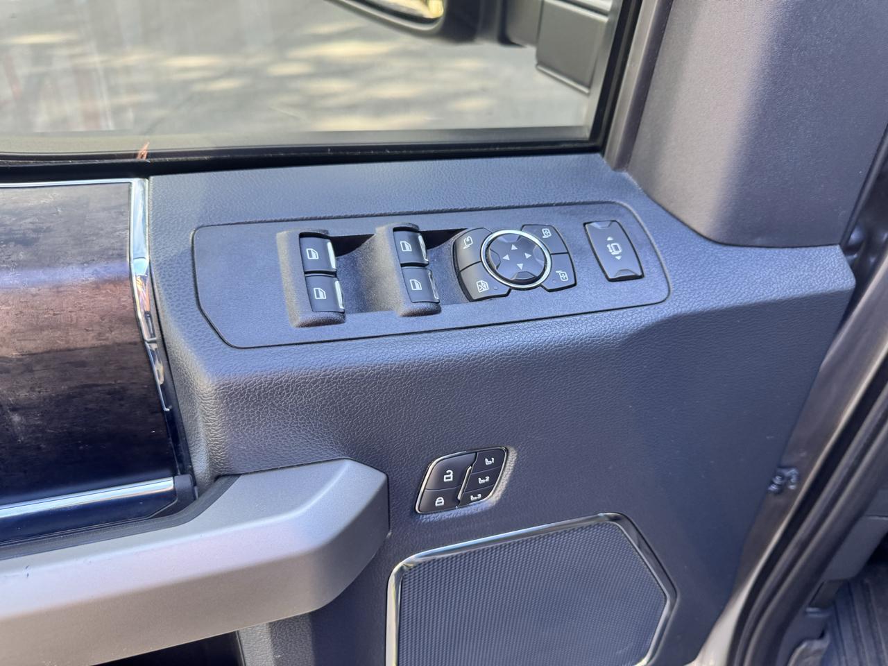 Ford Super Duty F-250 SRW 4WD Crew Cab 156" Lariat 2022