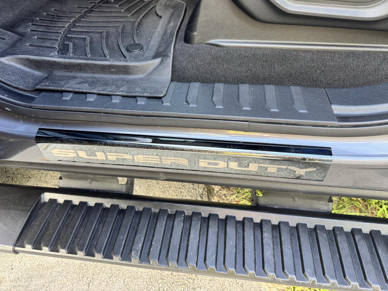 Ford Super Duty F-250 SRW 4WD Crew Cab 156" Lariat 2022