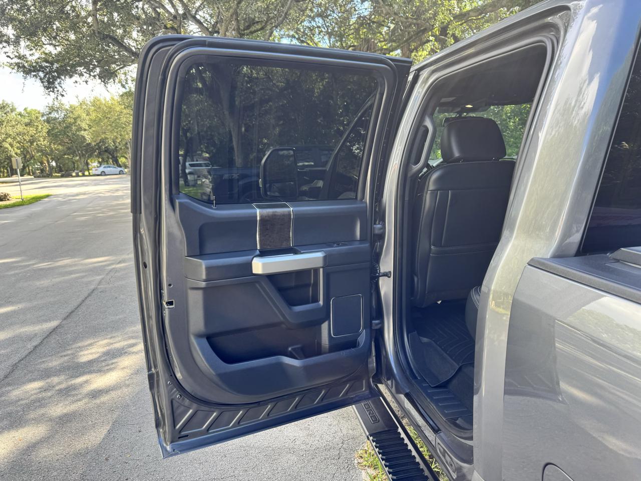 Ford Super Duty F-250 SRW 4WD Crew Cab 156" Lariat 2022