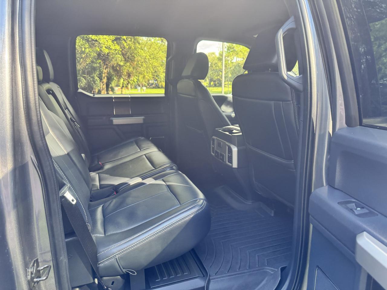 Ford Super Duty F-250 SRW 4WD Crew Cab 156" Lariat 2022