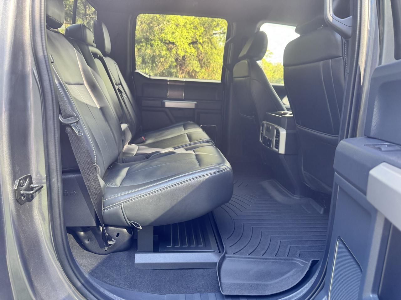 Ford Super Duty F-250 SRW 4WD Crew Cab 156" Lariat 2022