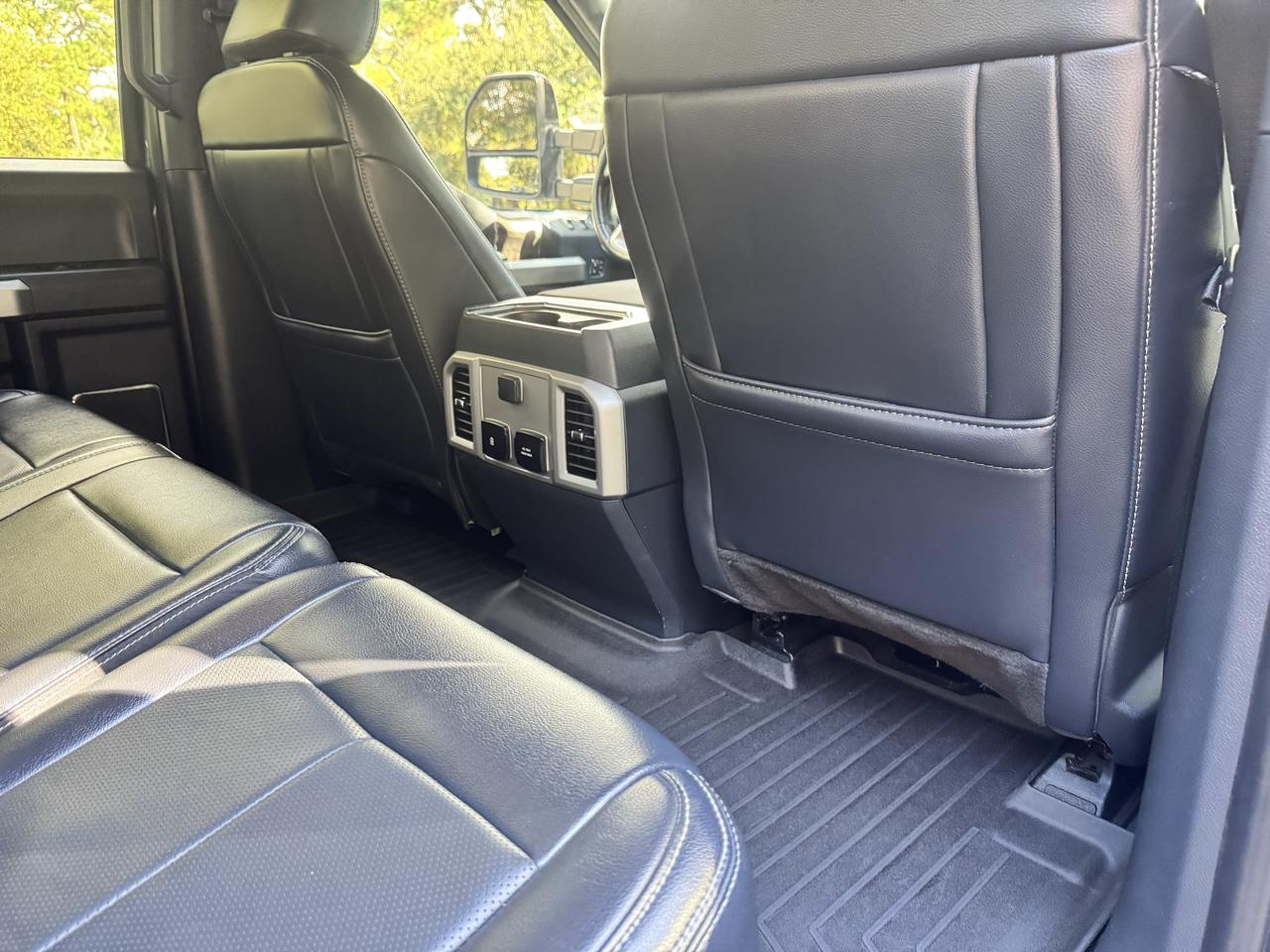 Ford Super Duty F-250 SRW 4WD Crew Cab 156" Lariat 2022