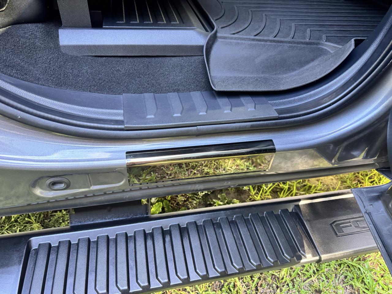 Ford Super Duty F-250 SRW 4WD Crew Cab 156" Lariat 2022
