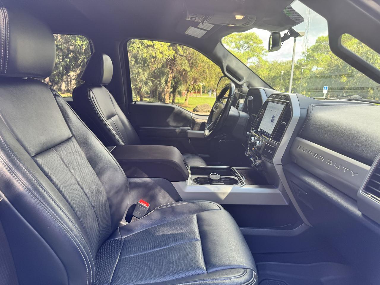 Ford Super Duty F-250 SRW 4WD Crew Cab 156" Lariat 2022