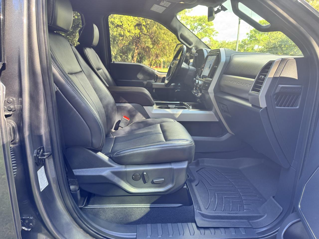 Ford Super Duty F-250 SRW 4WD Crew Cab 156" Lariat 2022