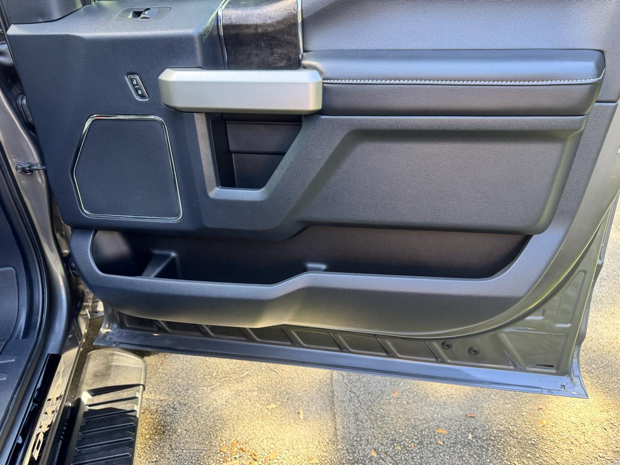 Ford Super Duty F-250 SRW 4WD Crew Cab 156" Lariat 2022