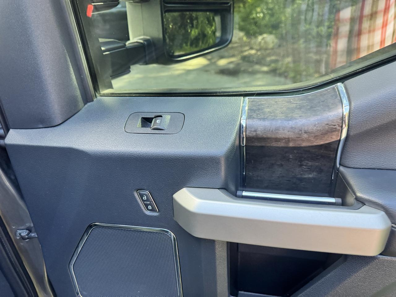 Ford Super Duty F-250 SRW 4WD Crew Cab 156" Lariat 2022