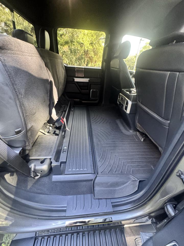 Ford Super Duty F-250 SRW 4WD Crew Cab 156" Lariat 2022