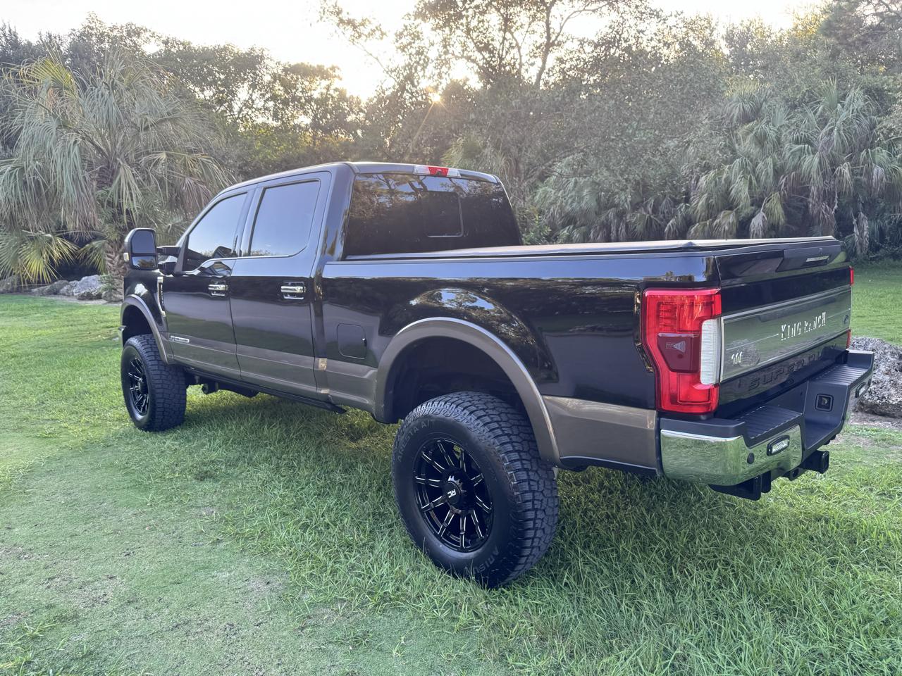 Ford Super Duty F-250 SRW King Ranch 4WD Crew Cab 8' Box 2017