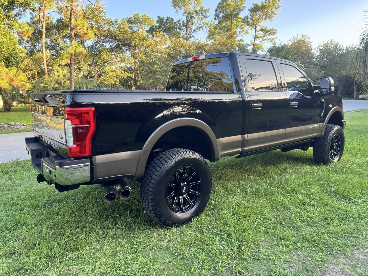 Ford Super Duty F-250 SRW King Ranch 4WD Crew Cab 8' Box 2017