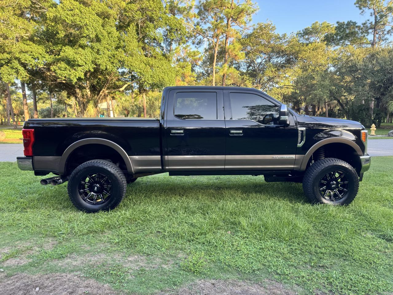 Ford Super Duty F-250 SRW King Ranch 4WD Crew Cab 8' Box 2017