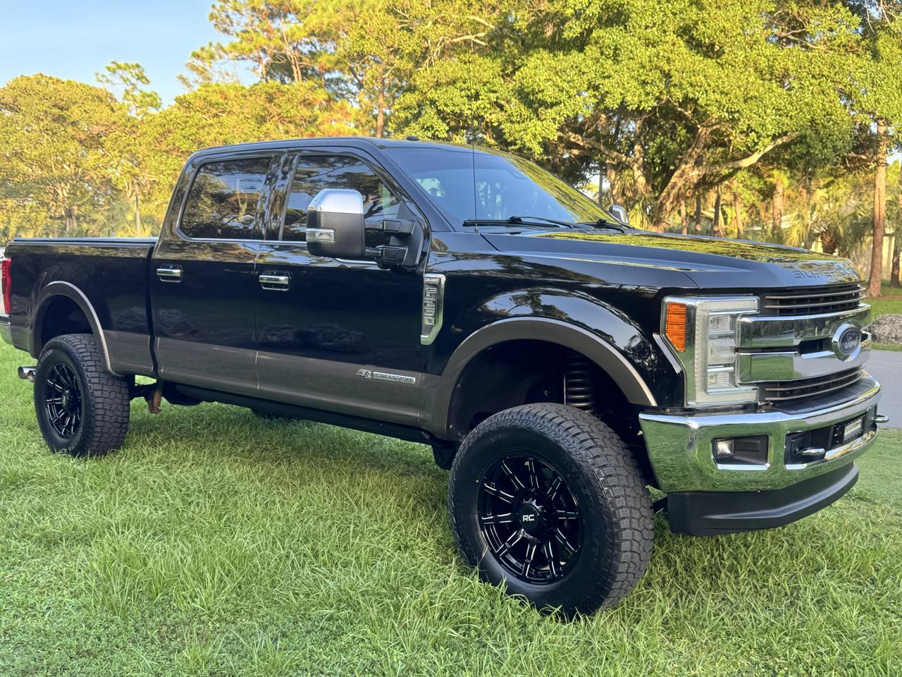 Ford Super Duty F-250 SRW King Ranch 4WD Crew Cab 8' Box 2017