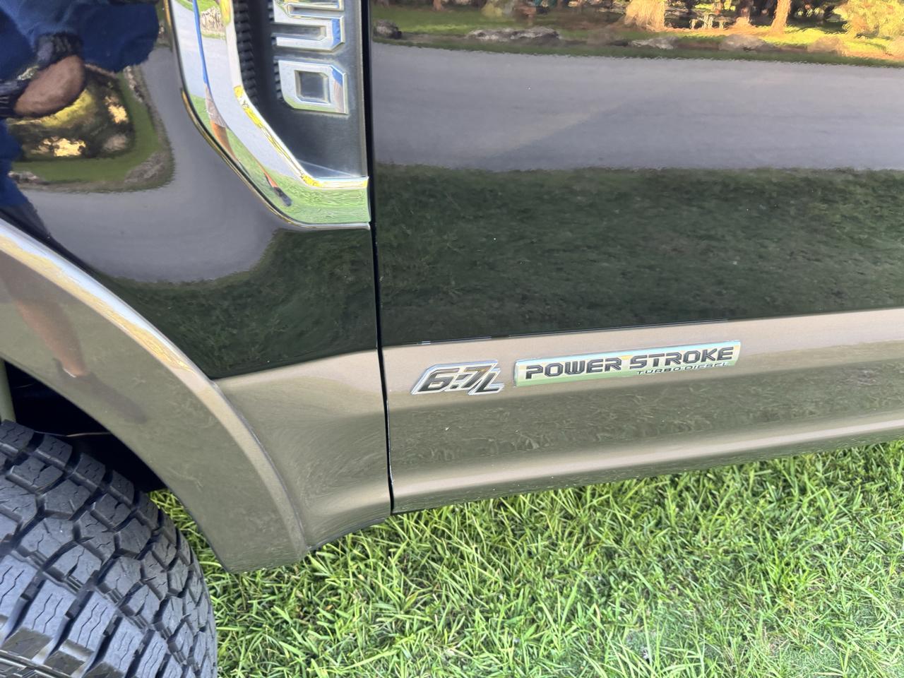 Ford Super Duty F-250 SRW King Ranch 4WD Crew Cab 8' Box 2017