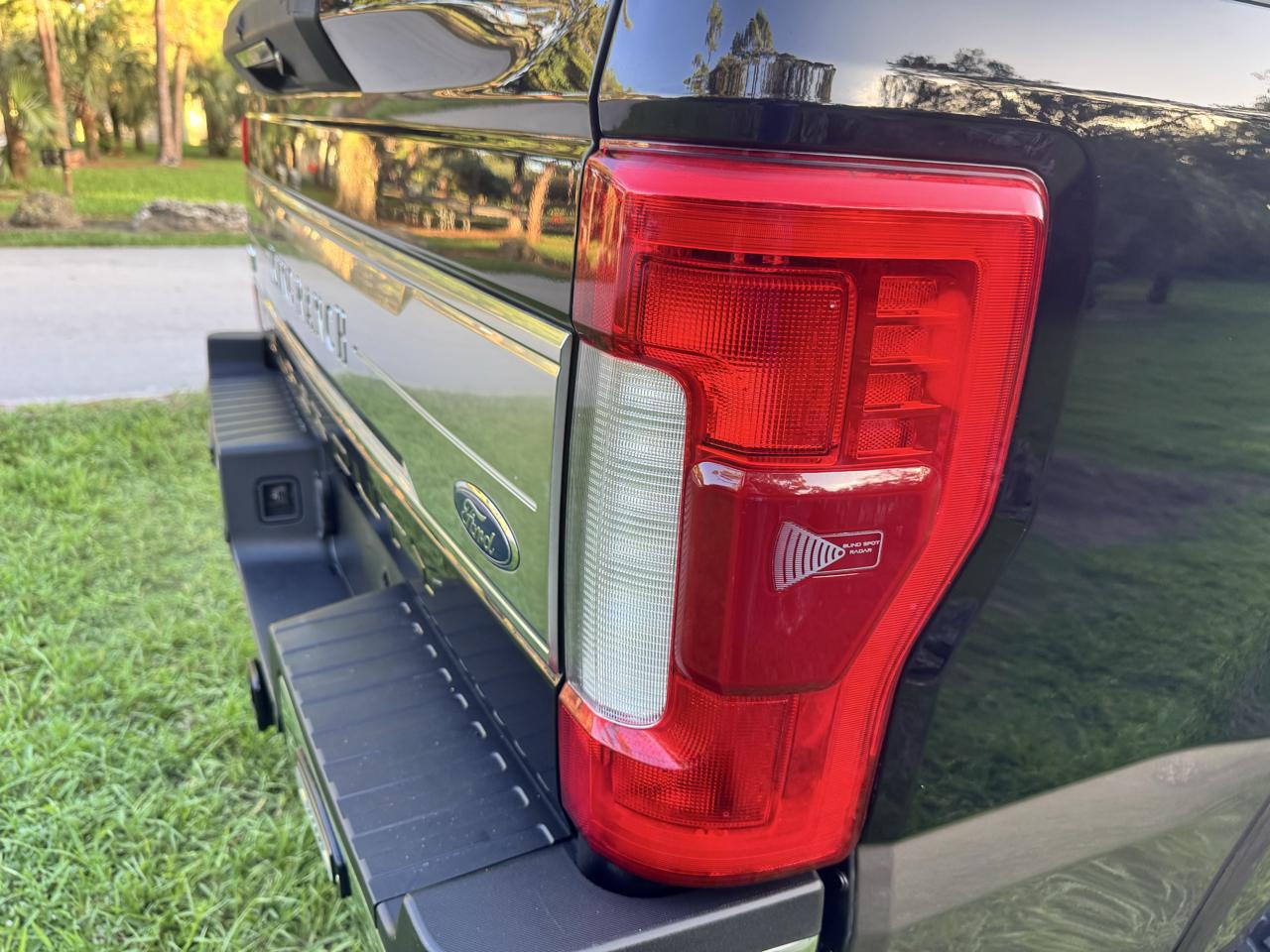 Ford Super Duty F-250 SRW King Ranch 4WD Crew Cab 8' Box 2017