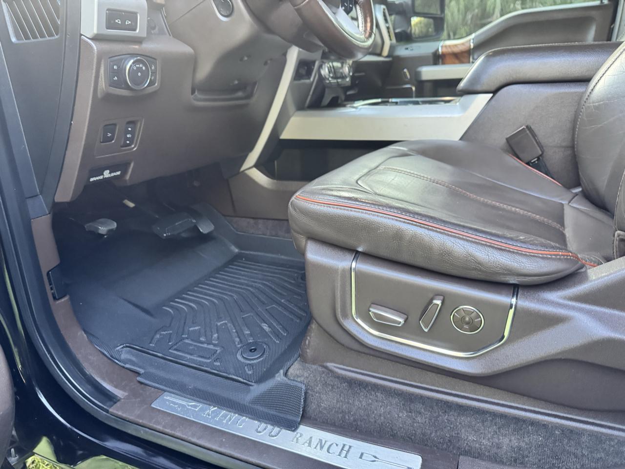 Ford Super Duty F-250 SRW King Ranch 4WD Crew Cab 8' Box 2017