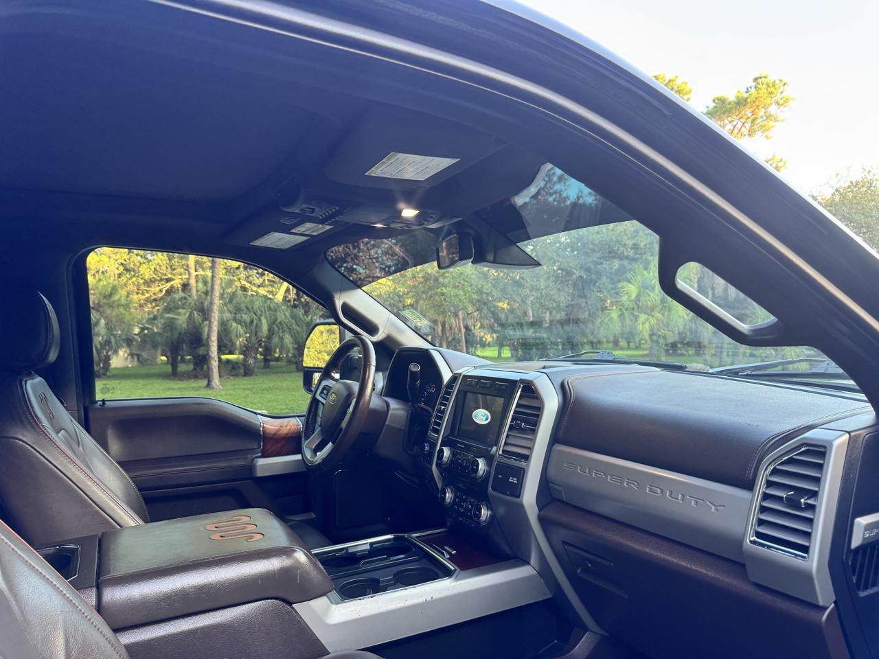 Ford Super Duty F-250 SRW King Ranch 4WD Crew Cab 8' Box 2017