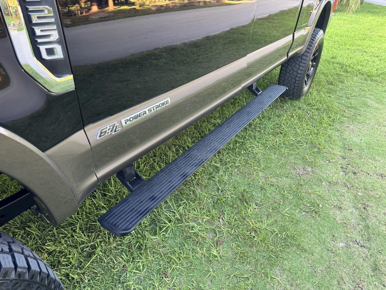 Ford Super Duty F-250 SRW King Ranch 4WD Crew Cab 8' Box 2017