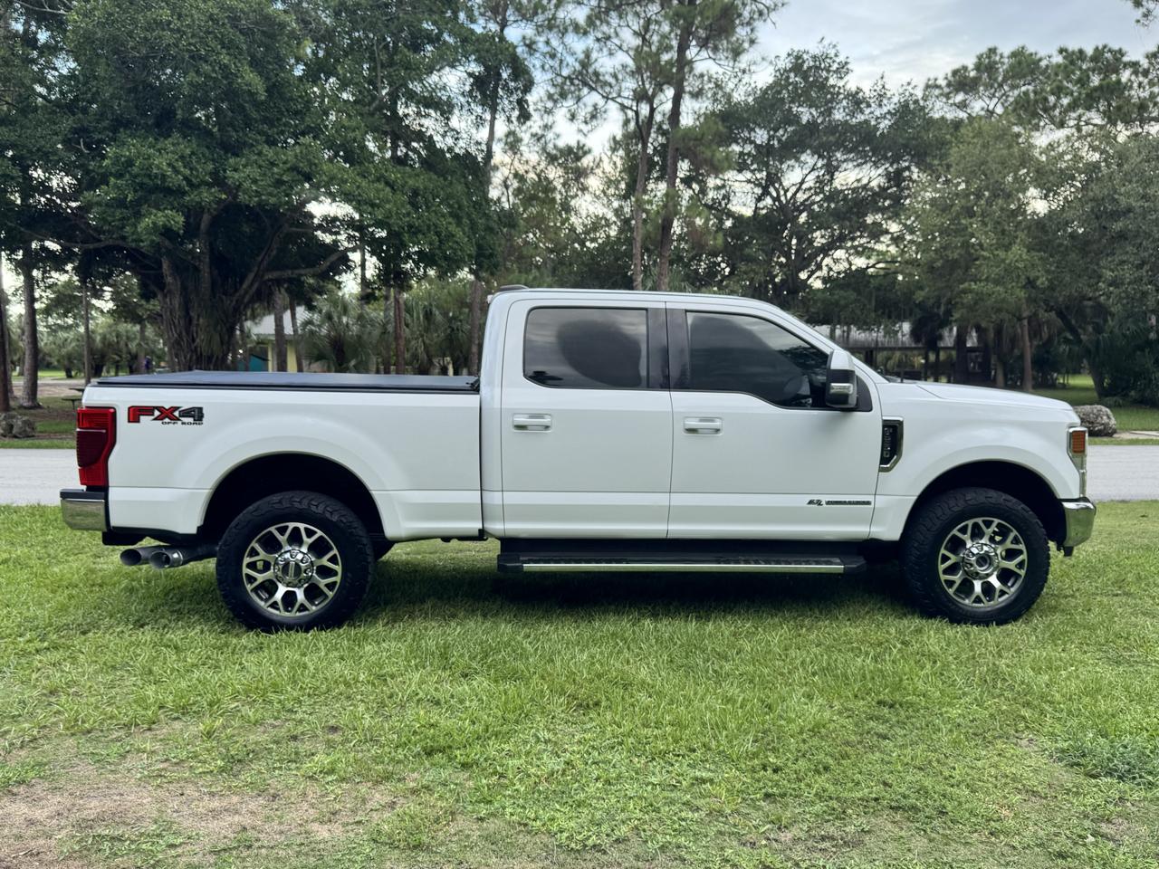 Ford Super Duty F-250 SRW Lariat 4WD Crew Cab 6.75' Box 2021