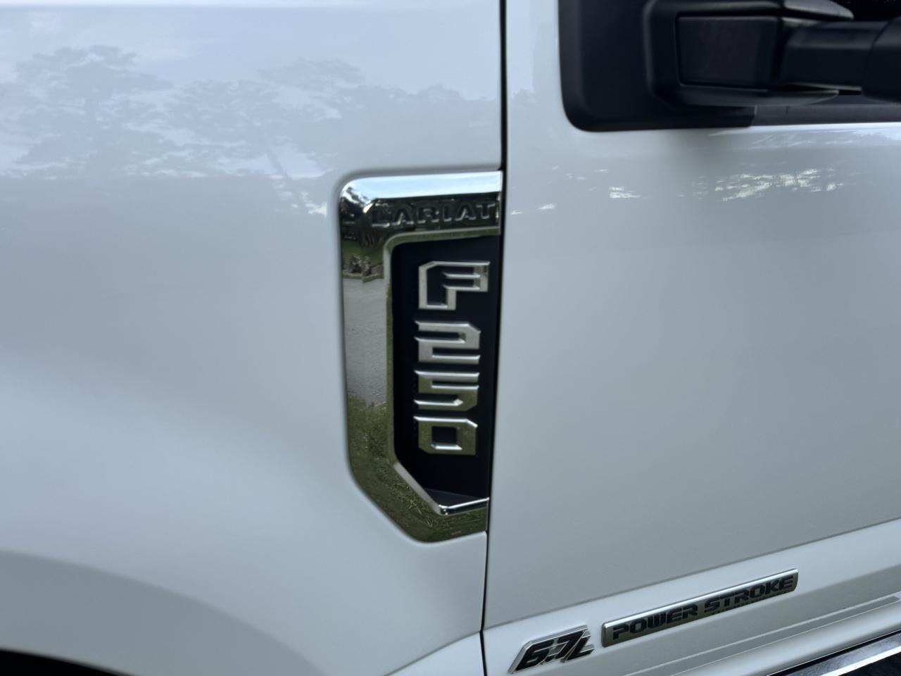 Ford Super Duty F-250 SRW Lariat 4WD Crew Cab 6.75' Box 2021