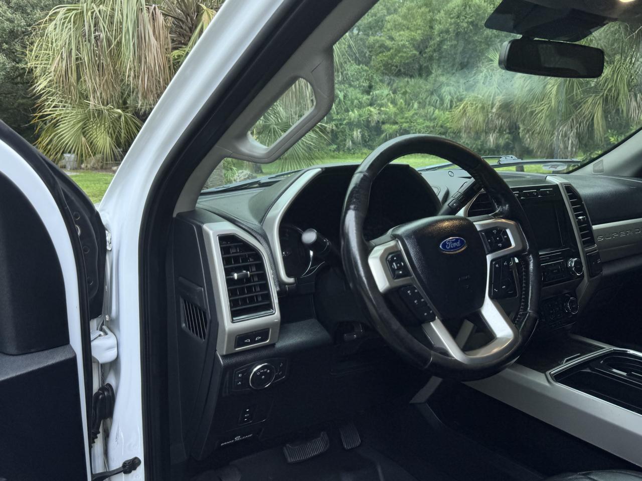 Ford Super Duty F-250 SRW Lariat 4WD Crew Cab 6.75' Box 2021