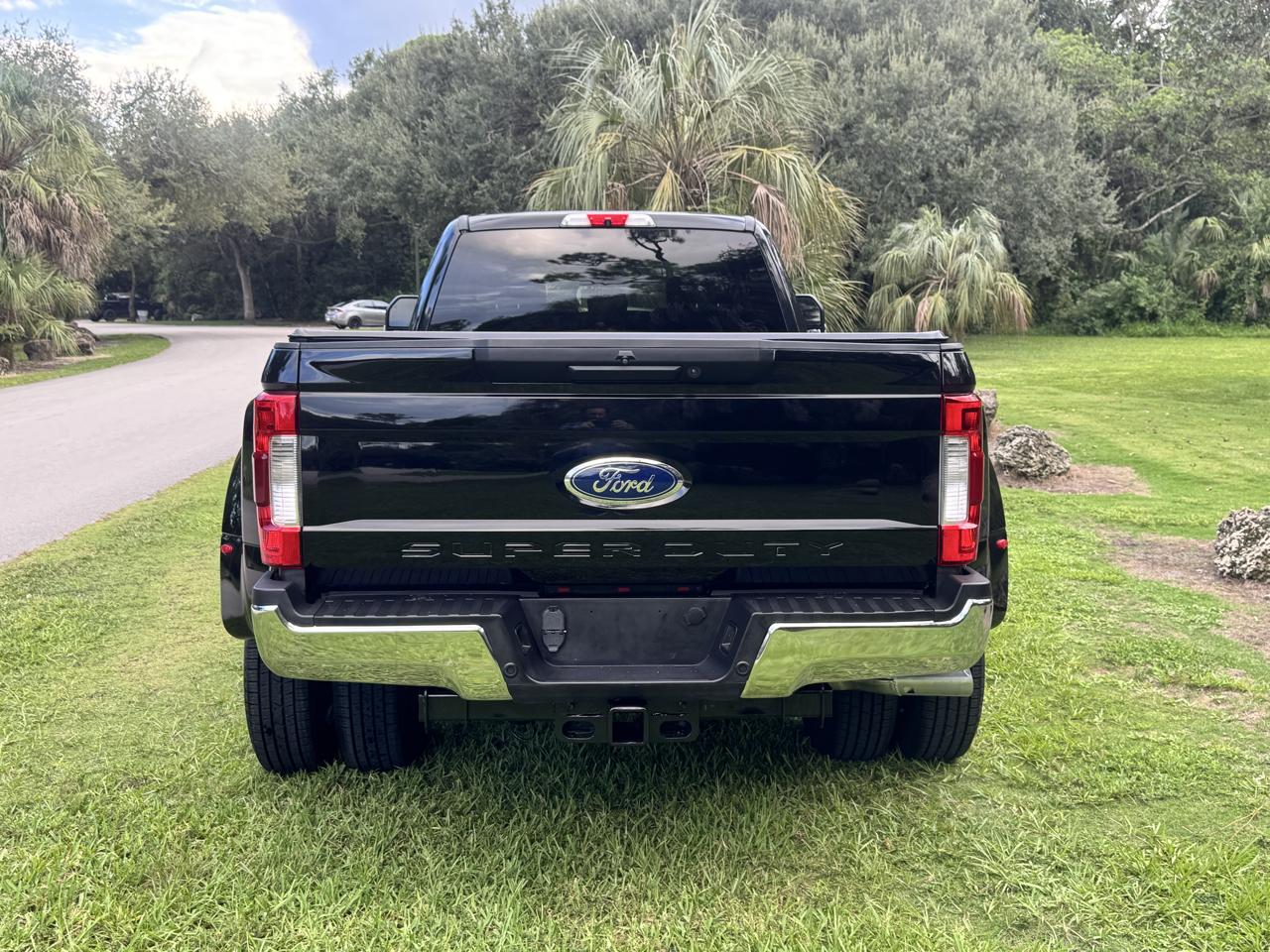 Ford Super Duty F-350 DRW XLT 4WD Crew Cab 8' Box 2019