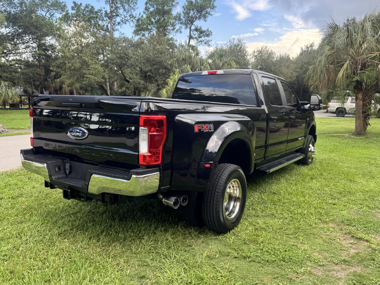 Ford Super Duty F-350 DRW XLT 4WD Crew Cab 8' Box 2019