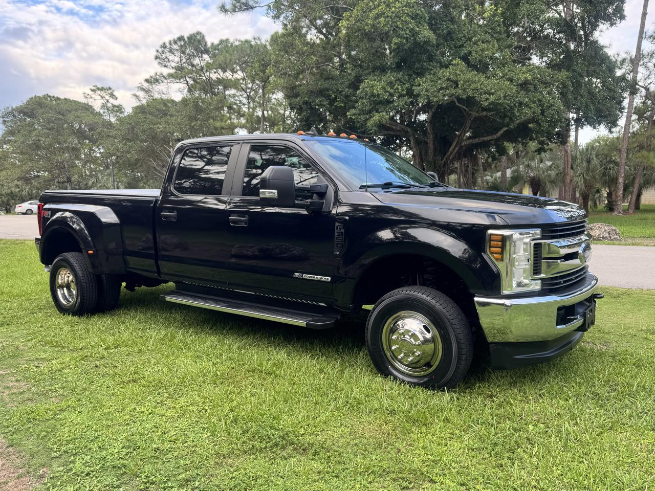 Ford Super Duty F-350 DRW XLT 4WD Crew Cab 8' Box 2019
